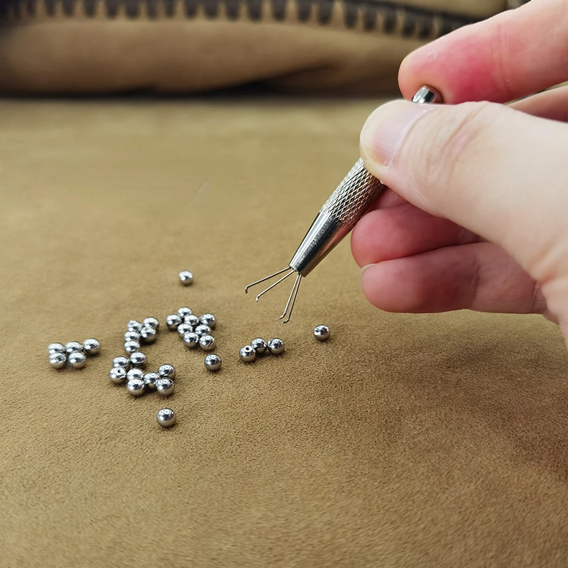 Mini 4 Claws Jewelry Beads Twe - огляд і ціна Body Jewelry Holder