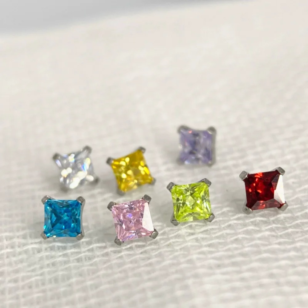 ASTM F136 Titanium Lip Piercin - огляд і ціна Body Jewelry Lip Ring
