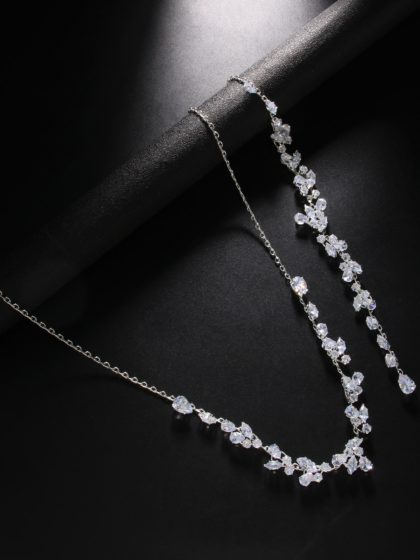 Crystal Leaf Backdrop Necklace - огляд і ціна Body Jewelry Necklace